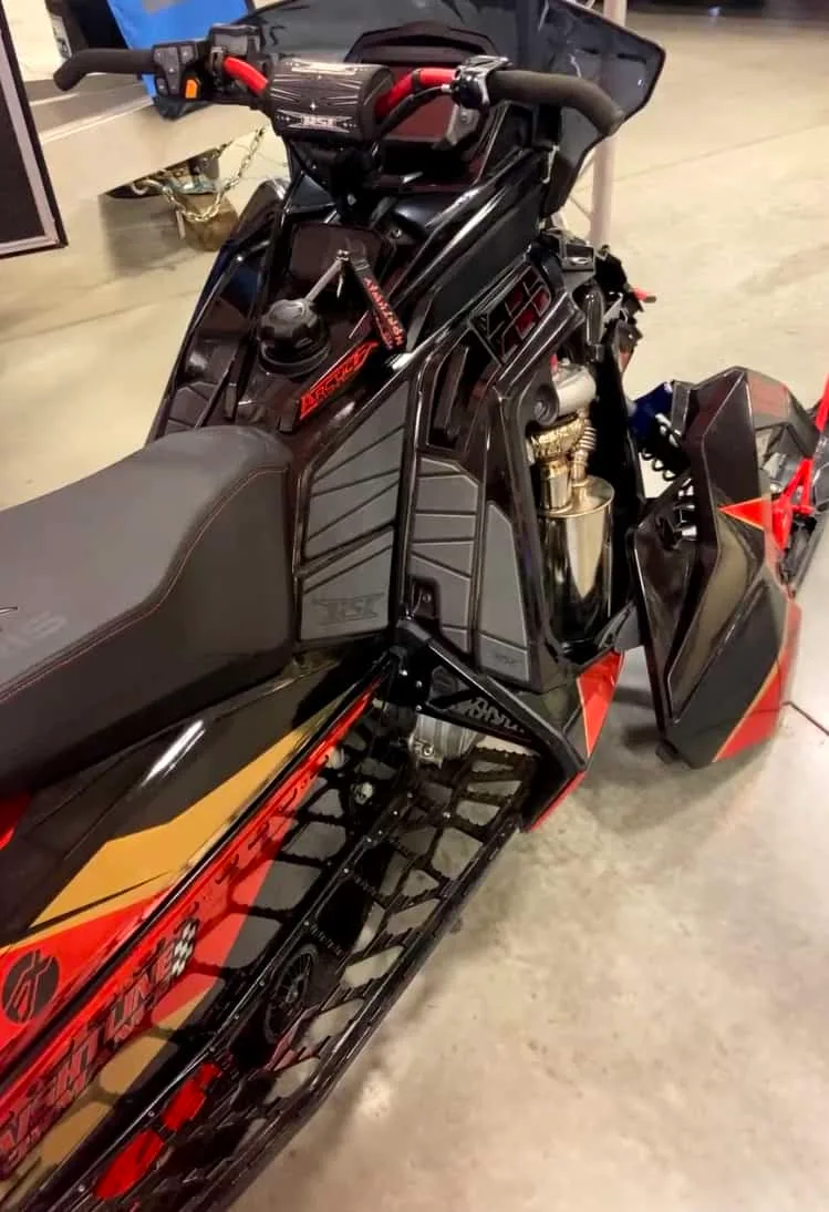 POLARIS MATRYX INDY / SWITCHBACK / VOYAGER POLAR PRO KNEE PADS 8-PCS - Image 3